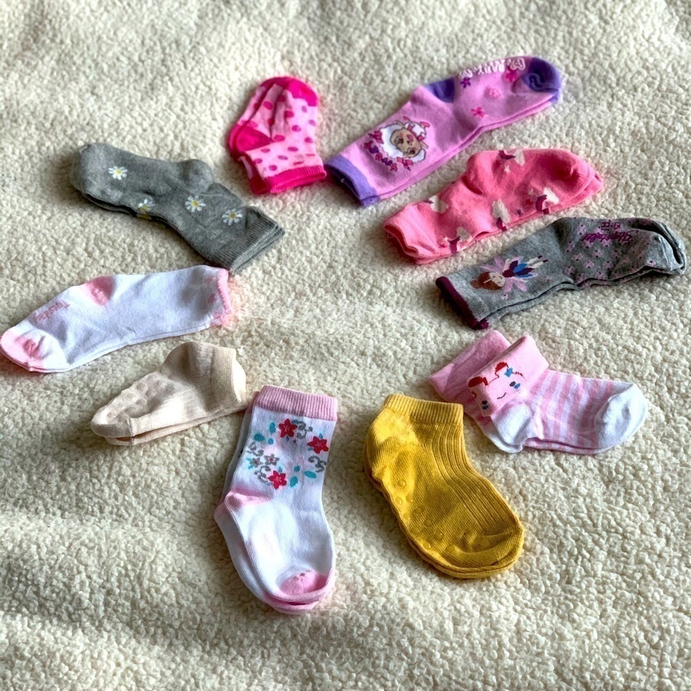 NWOT baby socks 10 pairs size 2 —24 months